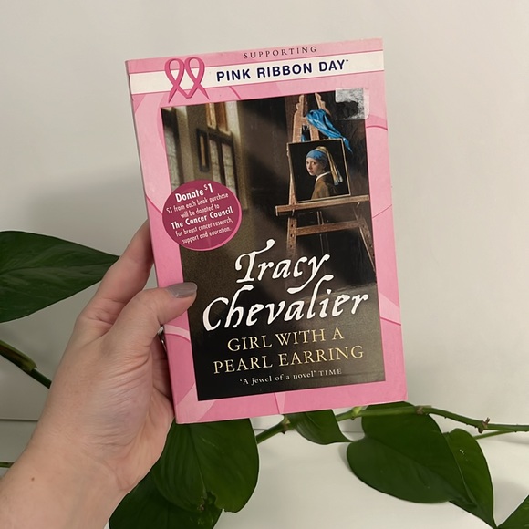 Girl With A Pearl Earring Paperback Book - Picture 3 of 6